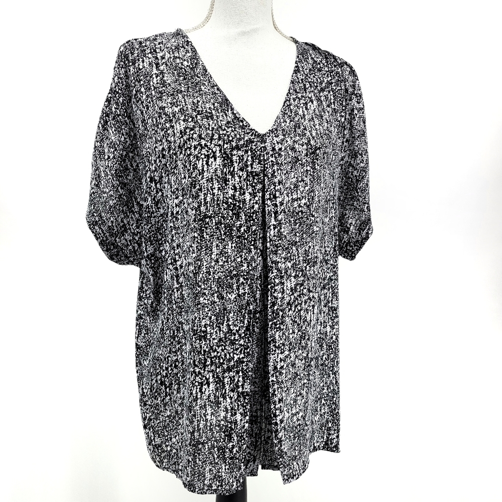Violet + Claire blouse slit‎ shoulders black and white Size L